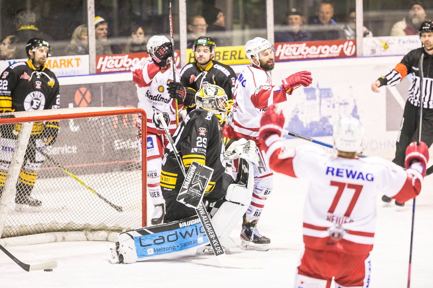 Fehlstart leitet 2:6-Heimniederlage gegen Regensburg ein