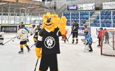 „Kid’s on Ice Day“ beim EV Füssen – Eishockey zum Mitmachen für kleine Fans!